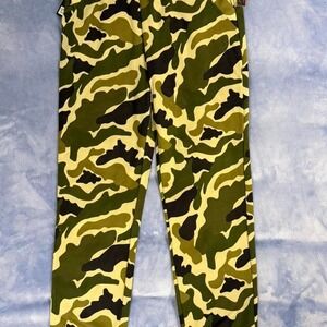 BBJ Los Angeles Women's Oversized Camo Jogger Pants Relaxed Fit Size xl